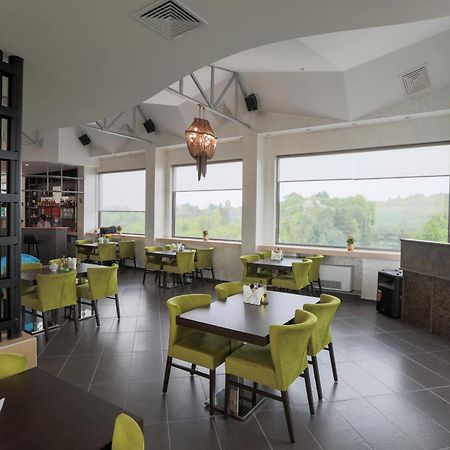 Terra Europe Brontes Hotel Ταργκόβιστε Εξωτερικό φωτογραφία