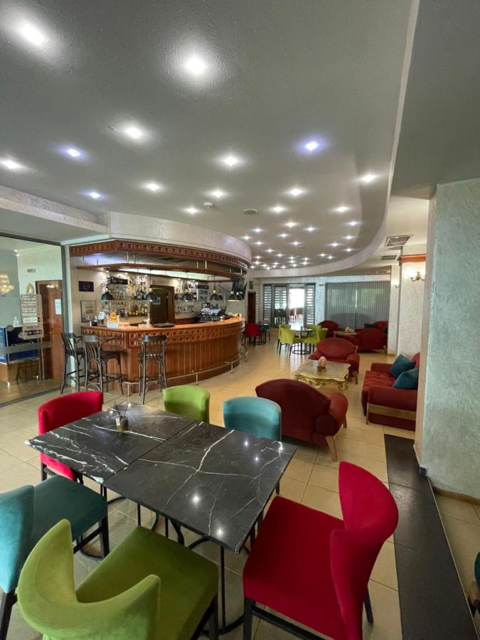 Terra Europe Brontes Hotel Ταργκόβιστε Εξωτερικό φωτογραφία