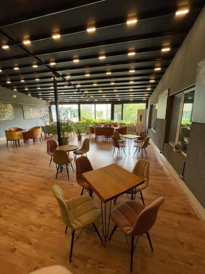 Terra Europe Brontes Hotel Ταργκόβιστε Εξωτερικό φωτογραφία
