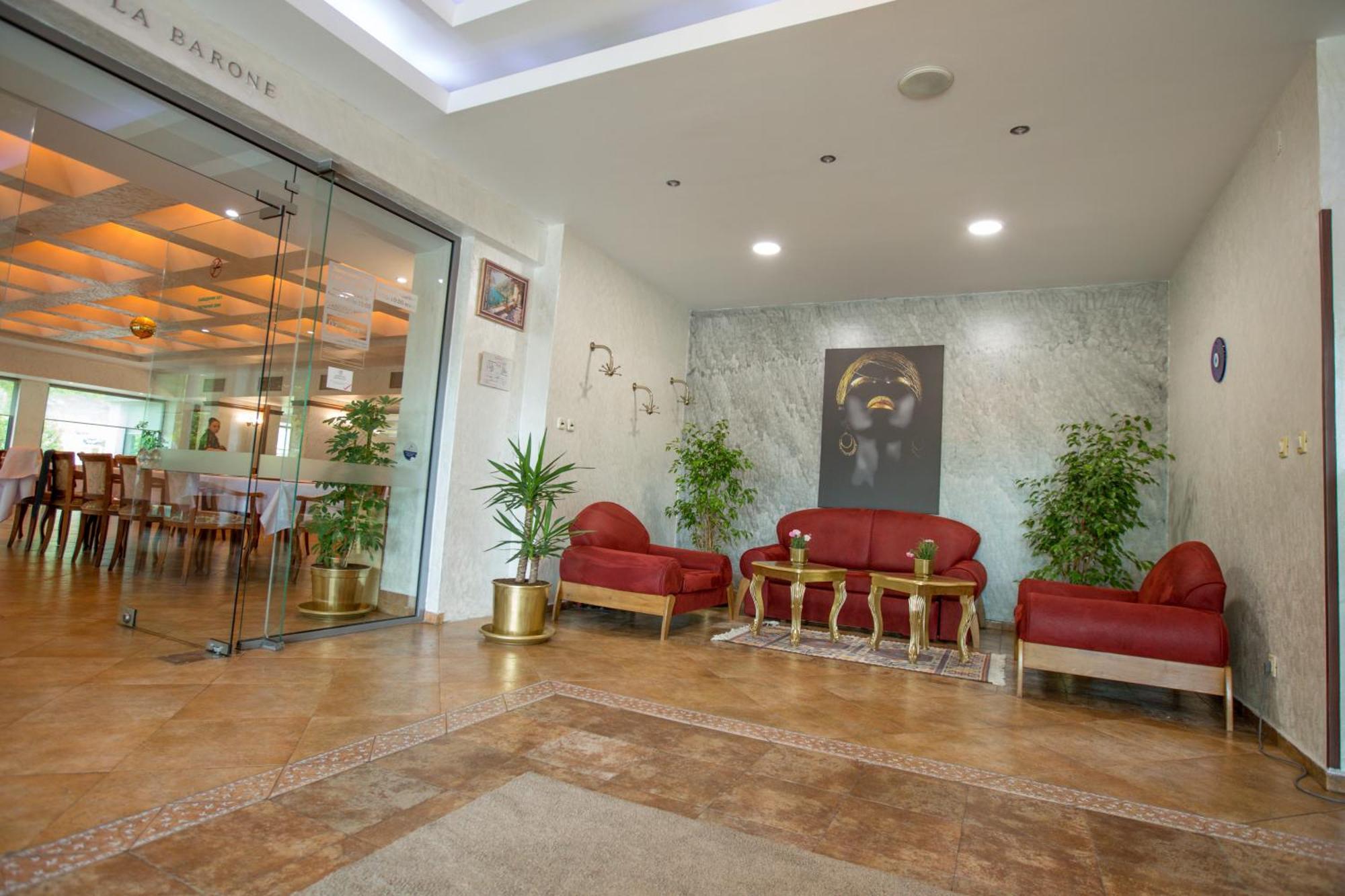 Terra Europe Brontes Hotel Ταργκόβιστε Εξωτερικό φωτογραφία
