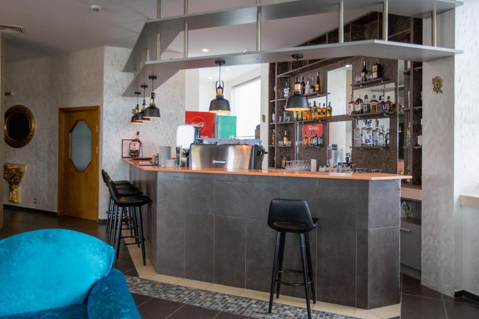 Terra Europe Brontes Hotel Ταργκόβιστε Εξωτερικό φωτογραφία