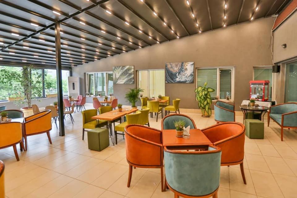 Terra Europe Brontes Hotel Ταργκόβιστε Εξωτερικό φωτογραφία