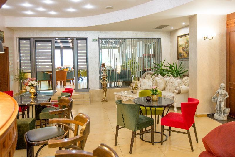 Terra Europe Brontes Hotel Ταργκόβιστε Εξωτερικό φωτογραφία